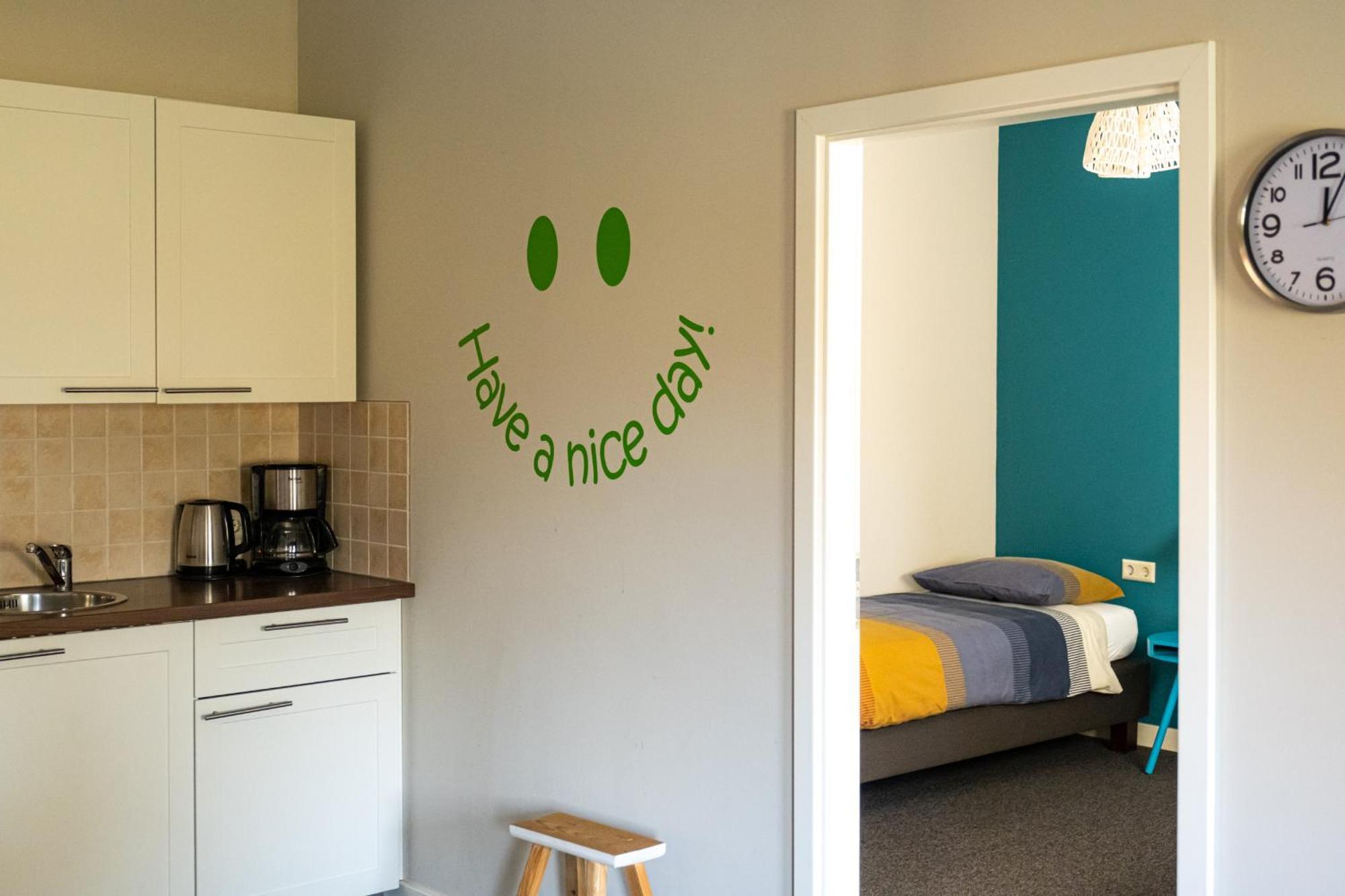 Hoeve De Binnenplaets Schimmert Bilik gambar