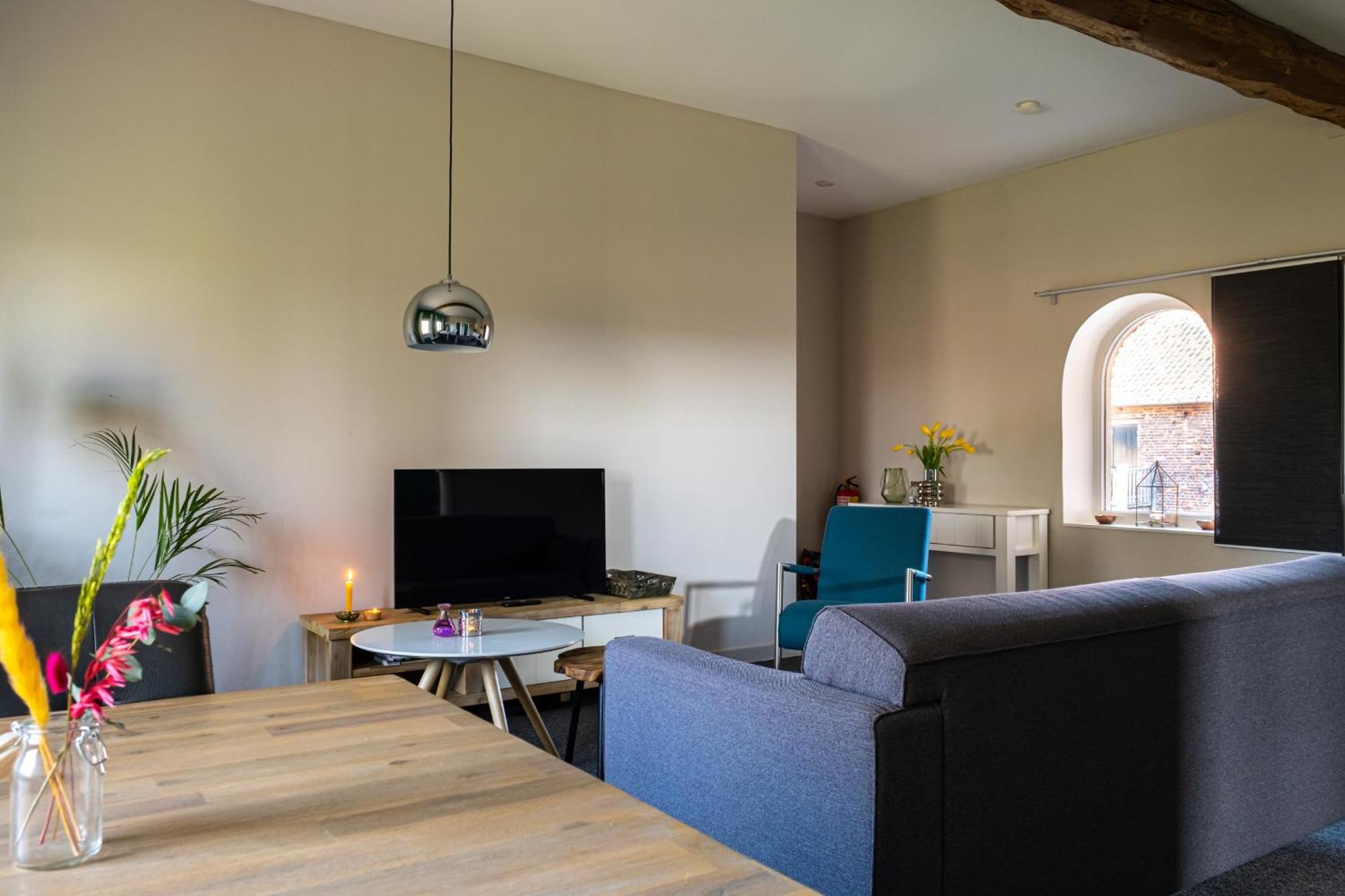 Hoeve De Binnenplaets Schimmert Bilik gambar