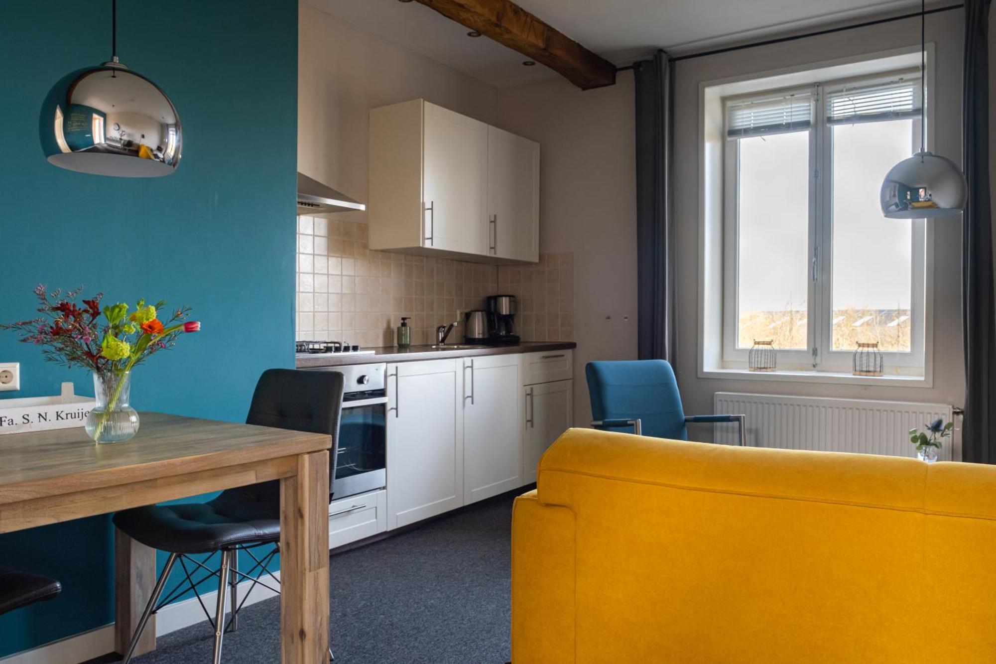 Hoeve De Binnenplaets Schimmert Bilik gambar
