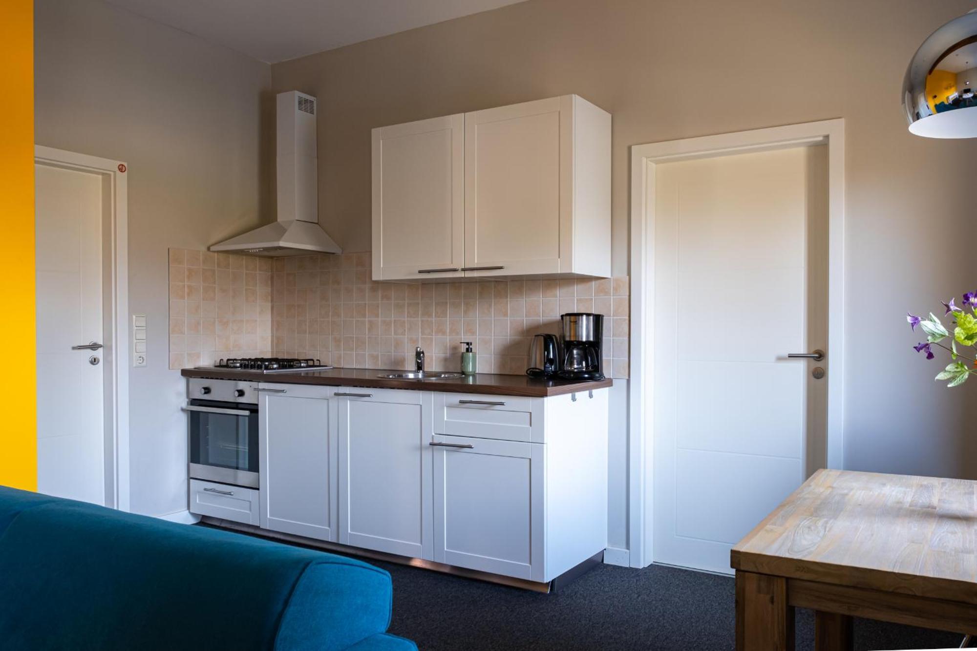 Hoeve De Binnenplaets Schimmert Bilik gambar