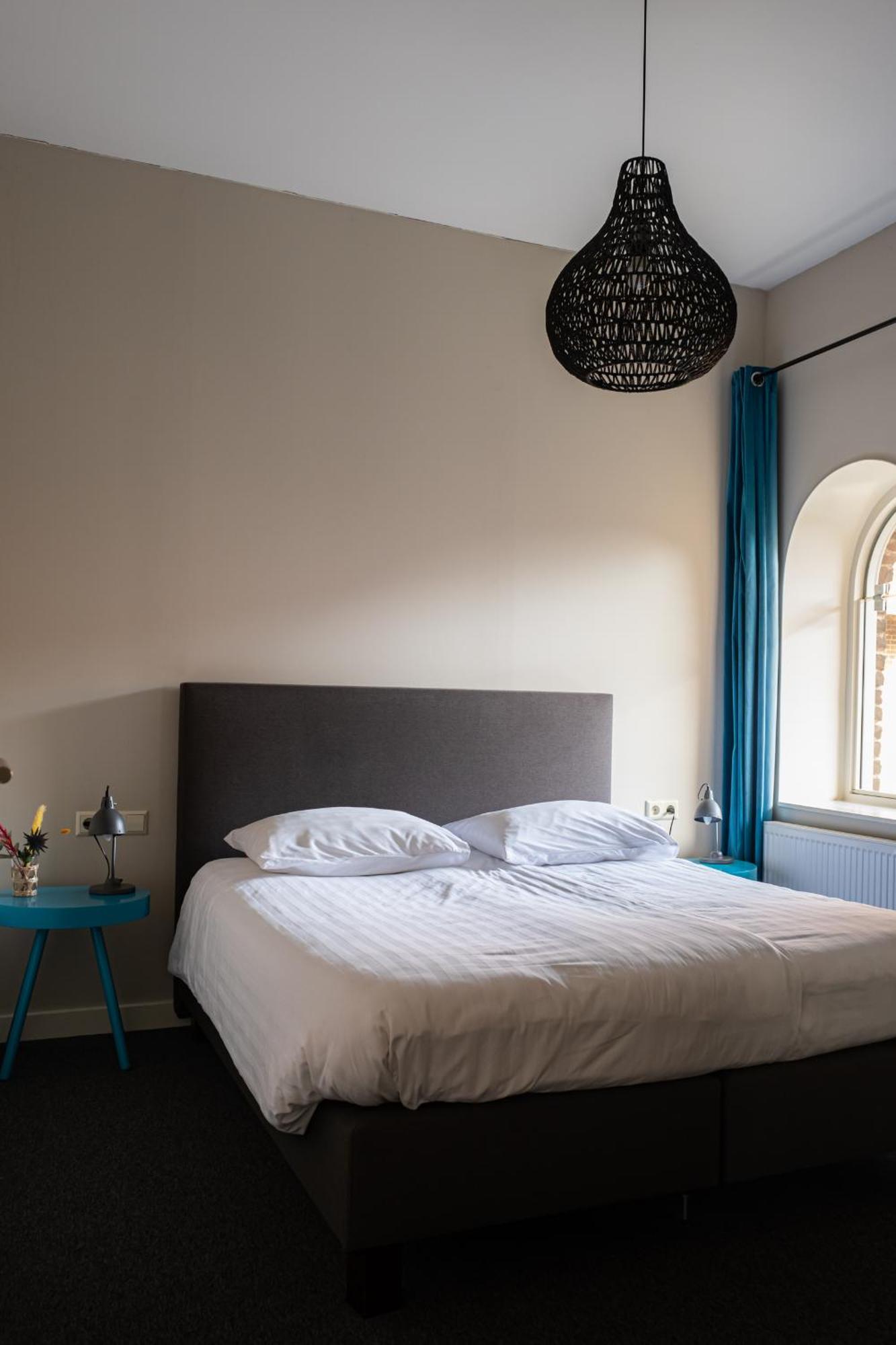Hoeve De Binnenplaets Schimmert Bilik gambar