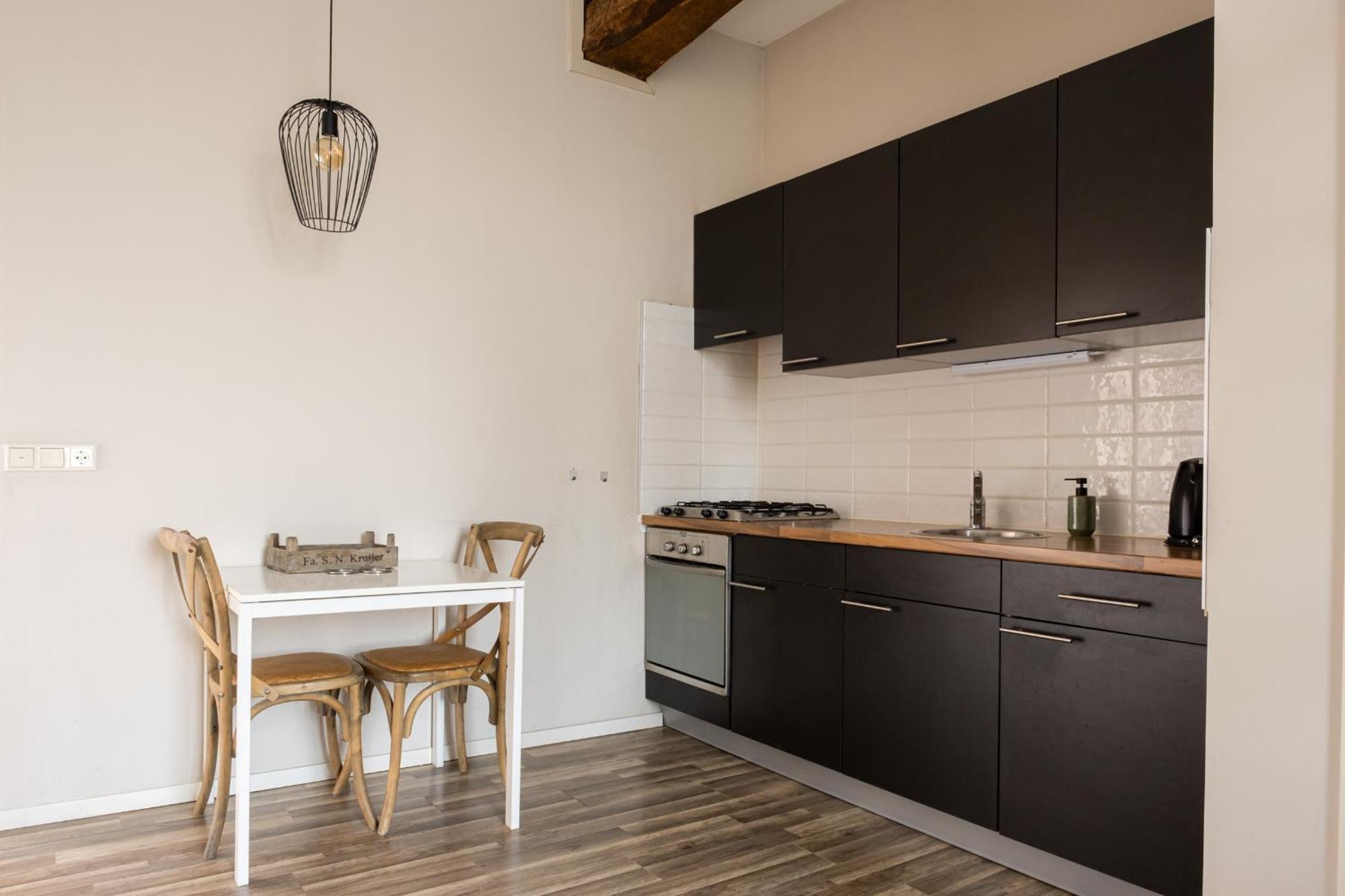 Hoeve De Binnenplaets Schimmert Bilik gambar